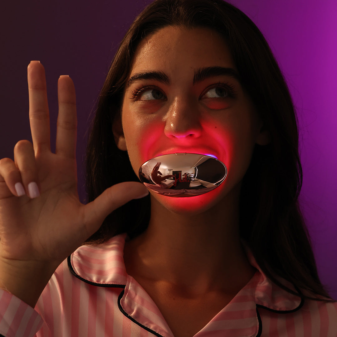 Lip Plumper & Teeth Whitening